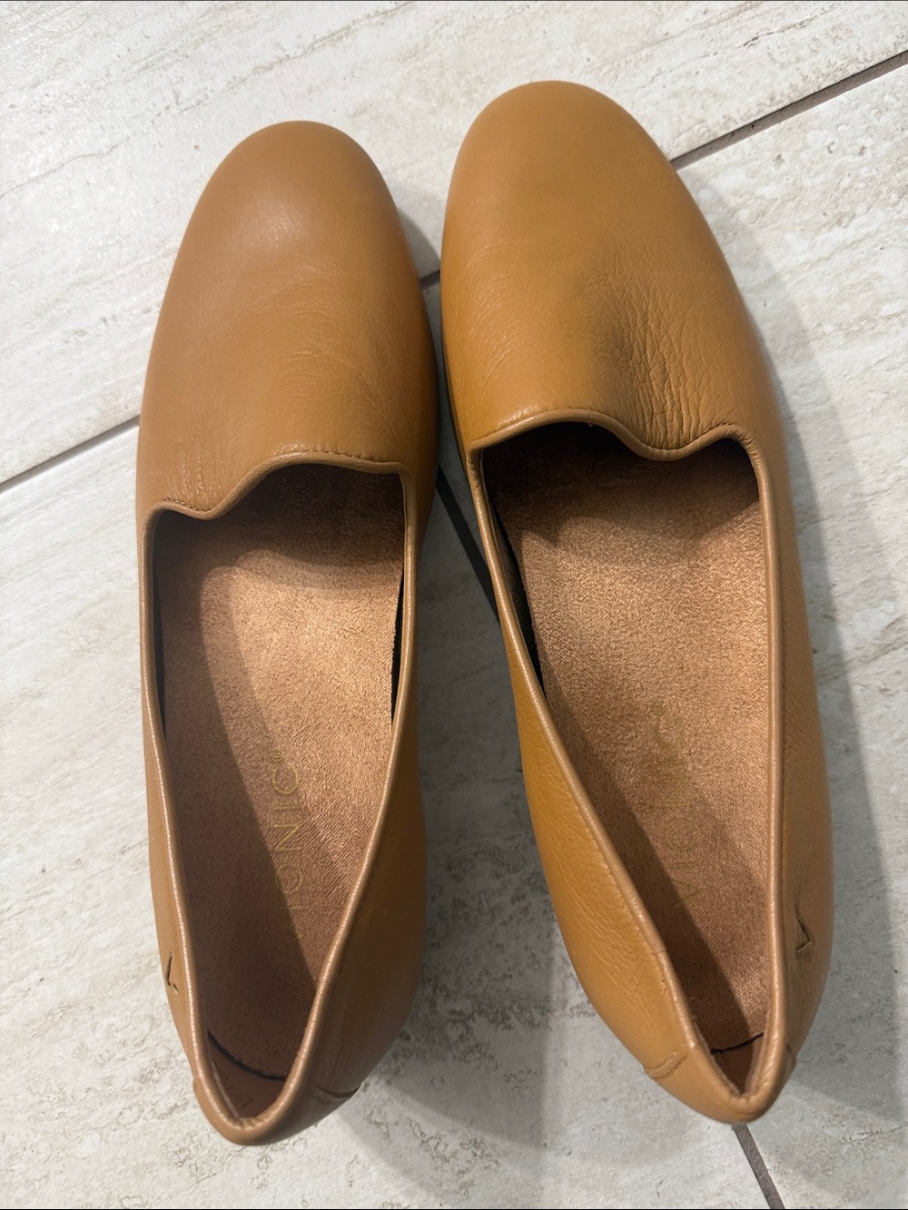 Vionic Women’s Tan Leather Slip-On Loafers
Size 7 .. new .. authentic